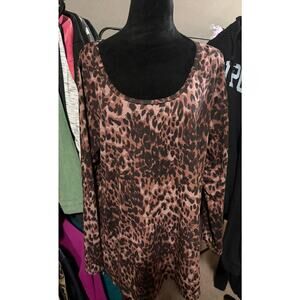 LulaRoe Leopard print Long Sleeve Top (2x)
